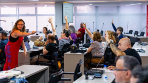 Docentes das universidades federais de todo Brasil mantém greve em abril
