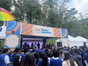 Duque de Caxias recebe Sarau Literário com apresentações de escolas públicas